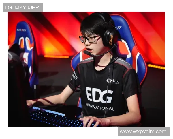 RNG在全球总决赛积分榜中以71分稳居第一位置展现强劲实力